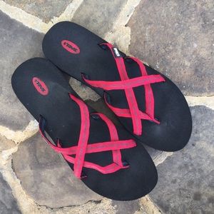Teva red sandals flip flops mush walking size 10
